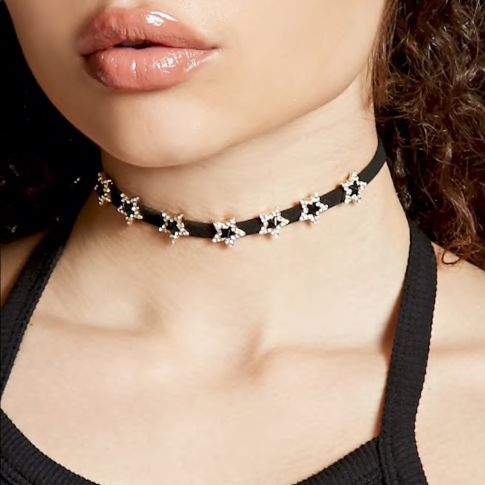 Forever 21 faux suede star choker